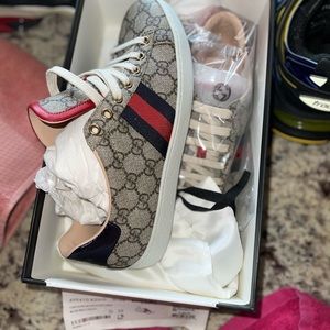 Gucci sneakers never worn